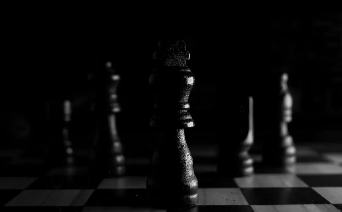 Christmas Chess Puzzles: Twelve Days of Tactics for the Festive Break